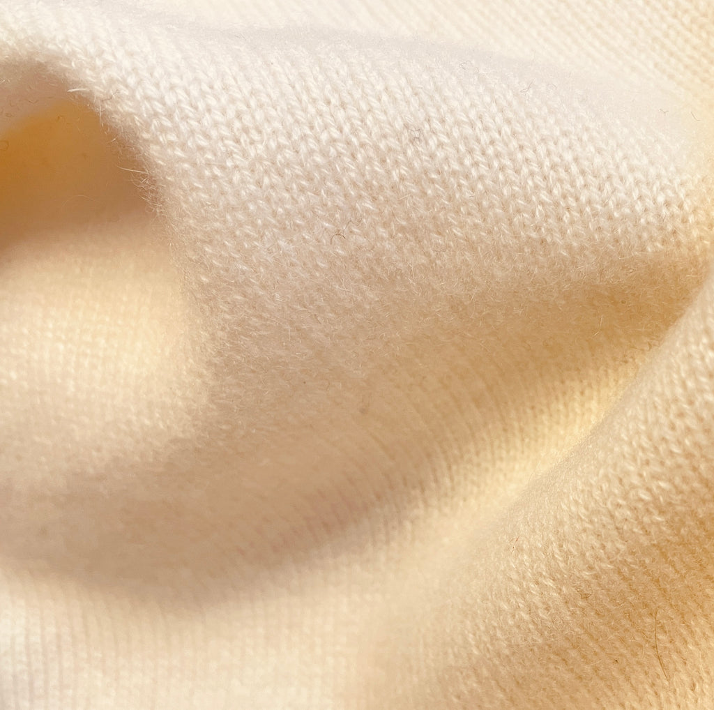 All about cashmere knit quality: ply, gauge and yarn weight