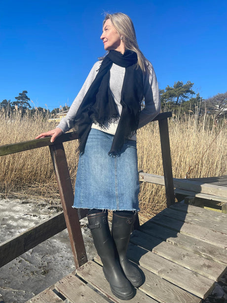 Whisperlight shawl in Ebony